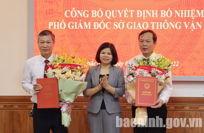 Chủ tịch UBND tỉnh Bắc Ninh Nguyễn Hương Giang tới dự và trao Quyết định bổ nhiệm ông Nguyễn Quốc Ân; Ngô Đức Thành. (ảnh cổng thông tin điện tử tỉnh)