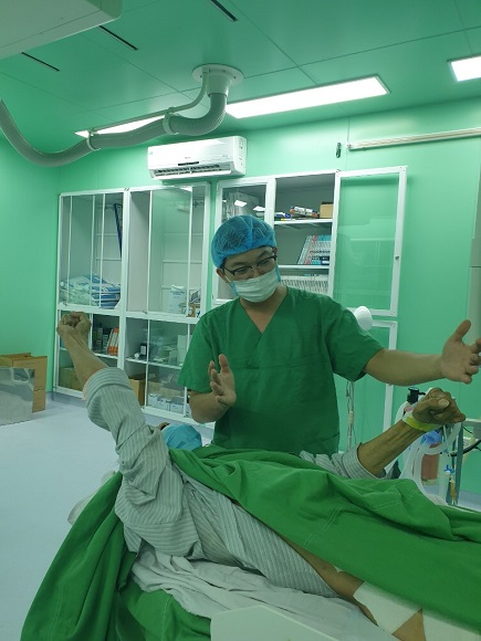 Bệnh nhân hồi phục vận động sau can thiệp lấy huyết khối
