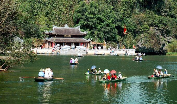 Phong cảnh tại Đền Trình