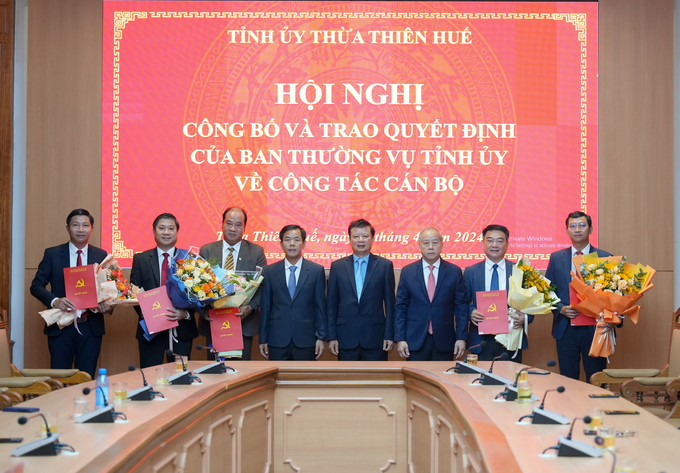 cán bộ1