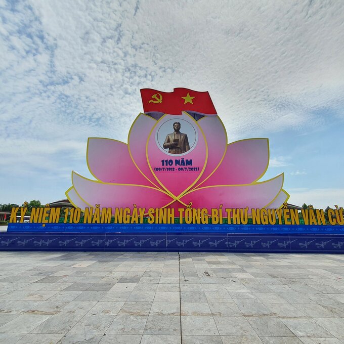 Ông Vương Quốc Tuấn yêu cầu Sở Văn hóa, Thể thao và Du lịch tỉnh, thành phố Từ Sơn tiếp tục rà soát các phần việc còn lại, tập trung thực hiện tốt công tác vệ sinh, chỉnh trang khuôn viên nhà di tích gốc và nhà trưng bày; chuẩn bị sẵn sàng các điều kiện về cơ sở vật chất phục vụ Lễ dâng hương của lãnh đạo Đảng, Nhà nước và của tỉnh bảo đảm an toàn, trang trọng; bố trí cán bộ của Ban Quản lý Di tích thường trực tại Khu lưu niệm để hướng dẫn, giới thiệu, phục vụ khách đến thăm quan, dâng hương; thành phố Từ Sơn bố trí lực lượng Công an bảo đảm an ninh trật tự, an toàn giao thông trong thời gian diễn ra sự kiện kỷ niệm 110 năm Ngày sinh Tổng Bí thư Nguyễn Văn Cừ…