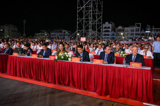 Các đại biểu dự lễ kỷ niệm.