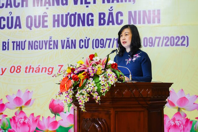 Bí thư Tỉnh ủy Bắc Ninh Đào Hồng Lan phát biểu tại Hội thảo Khoa học “Tổng Bí thư Nguyễn Văn Cừ - Nhà lãnh đạo xuất sắc của Đảng và cách mạng Việt Nam, người con ưu tú của quê hương Bắc Ninh”.