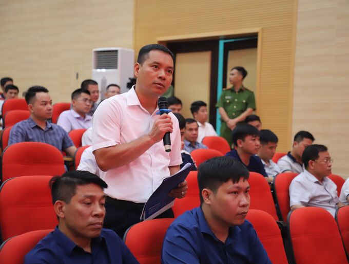 Đại diện các doanh nghiệp tham gia đối thoại.