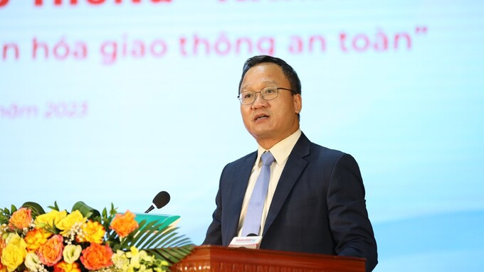  Ông Khuất Việt Hùng phát động cuộc thi 