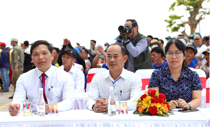 Lãnh đạo UBND phường Nại Hiên Đông là Ban Tổ chức Hội thi đua thuyền truyền thống