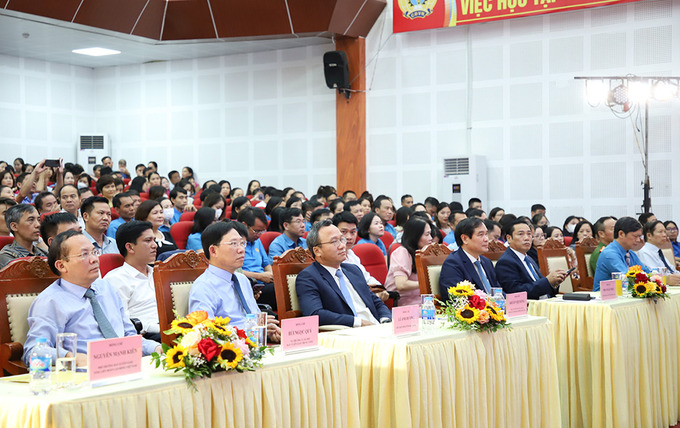 Các đại biểu tại Lễ phát động