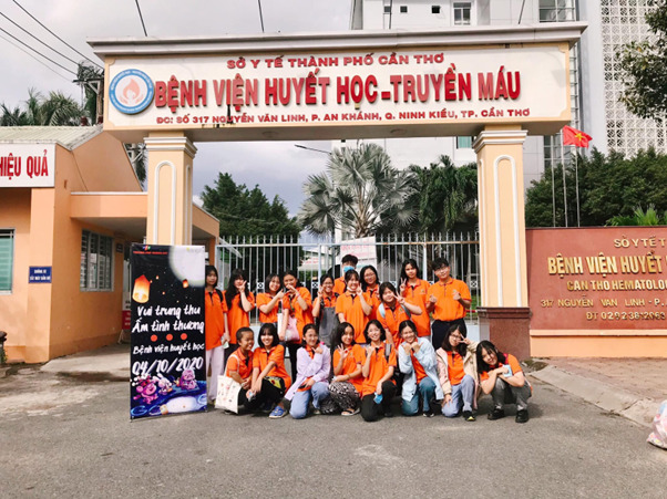 Chuyến đi thăm trẻ em sống trong bệnh viện huyết học – truyền máu Cần Thơ do câu lạc bộ Thiện nguyện THPT FPT Cần Thơ tổ chức