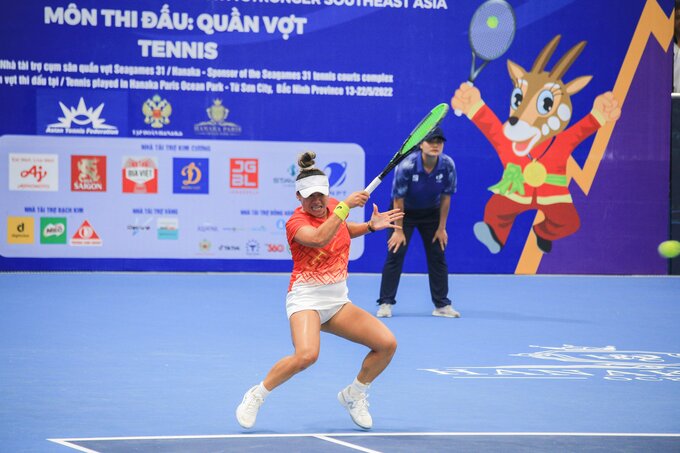 Kết thúc set đầu tiên, cô thắng Kumkhum Luksika với tỷ số tuyệt đối 6-0, mang lại niềm hy vọng đoạt HCV của nội dung đồng đội nữ.