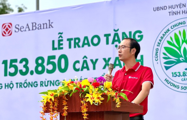 Sự kiện trao tặng cây xanh lần này là sự tiếp nối của chuỗi hành động thiết thực SeABank đã và đang triển khai với mong muốn bảo vệ môi trường