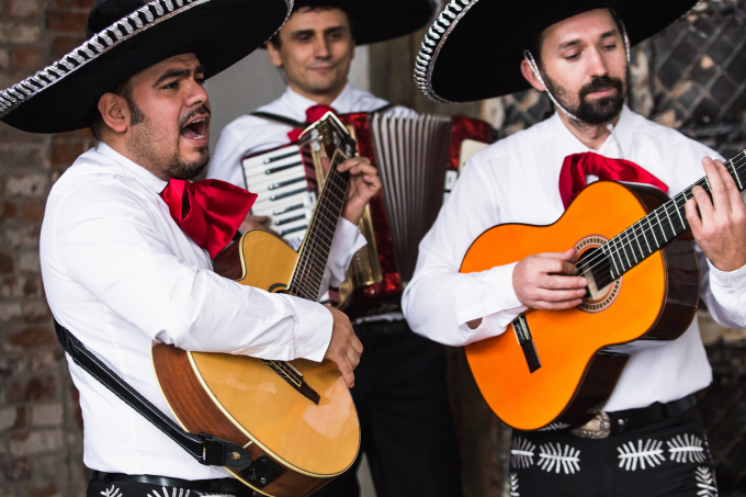 Ban nhạc Mariachi cùng những chiếc mũ sombrero truyền thống
