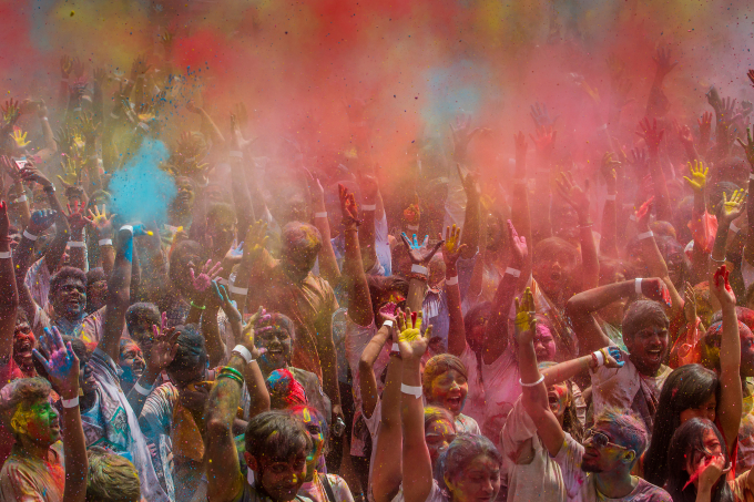 Lễ hội Holi rộn ràng đa sắc màu. Ảnh Internet