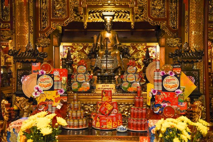 Bên trong Khu di tích Chiến thắng Xương Giang thờ vua Lê Lợi và các hiền thần.