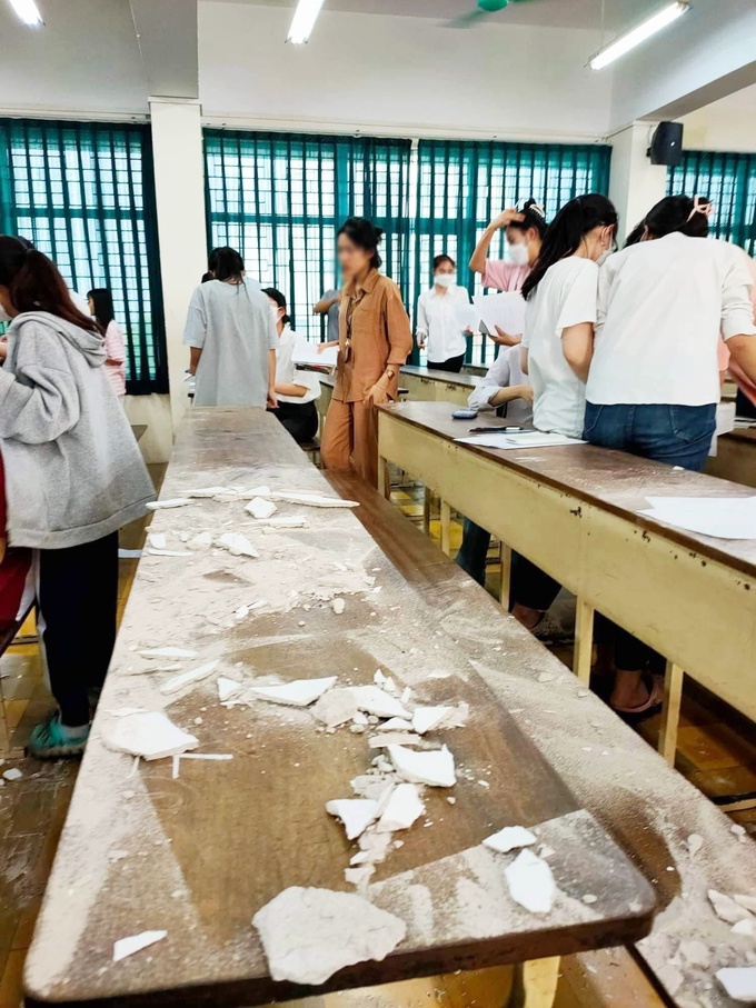 Sinh viên hốt hoảng khi sự việc xảy ra
