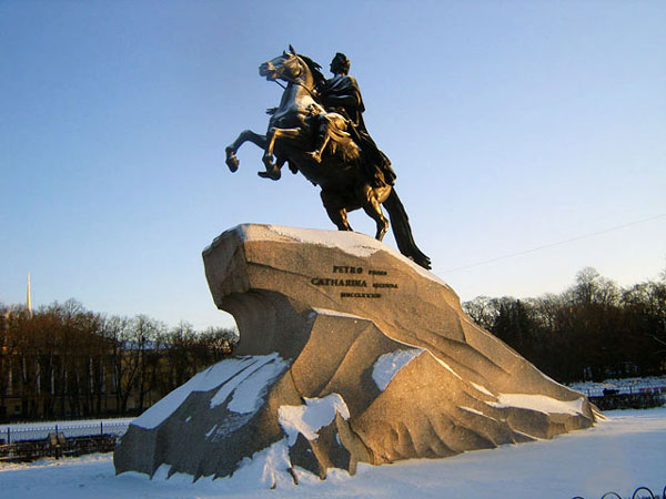 Tượng Pyotr Đại đế tại Saint Petersburg, Nga