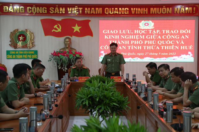 Đoàn đến thăm và làm việc tại Công an thành phố Phú Quốc.