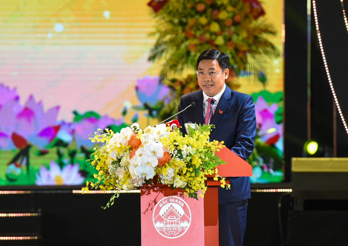 Bí thư Tỉnh ủy Bắc Giang Dương Văn Thái tiếp thu chỉ đạo của đồng chí Chủ tịch Quốc hội. Toàn Đảng bộ, chính quyền, nhân dân tỉnh Bắc Giang sẽ tiếp tục kế thừa, phát huy tinh thần đoàn kết, thống nhất, tự lực, tự cường, quyết tâm xây dựng quê hương Bắc Giang nói chung, Việt Yên nói riêng ngày càng phát triển giàu đẹp, văn minh, hiện đại, xứng đáng với sự kỳ vọng, tin tưởng của các đồng chí lãnh đạo Đảng, Nhà nước dành cho địa phương.