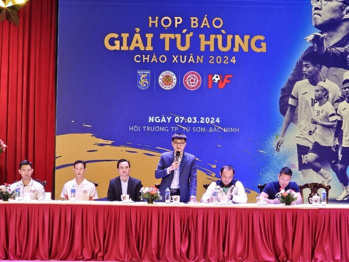 Toàn cảnh buổi họp.