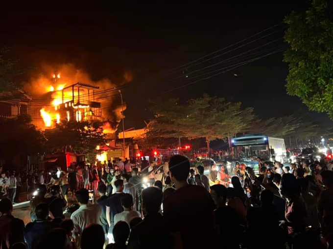 Toàn cảnh vụ cháy.