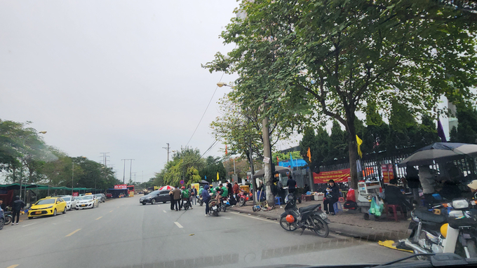 Trên thực tế tình trạng các bãi xe trái phép, trông giữ sai quy định tràn lan đã xảy ra nhức nhối tại khu vực này trong thời gian dài.