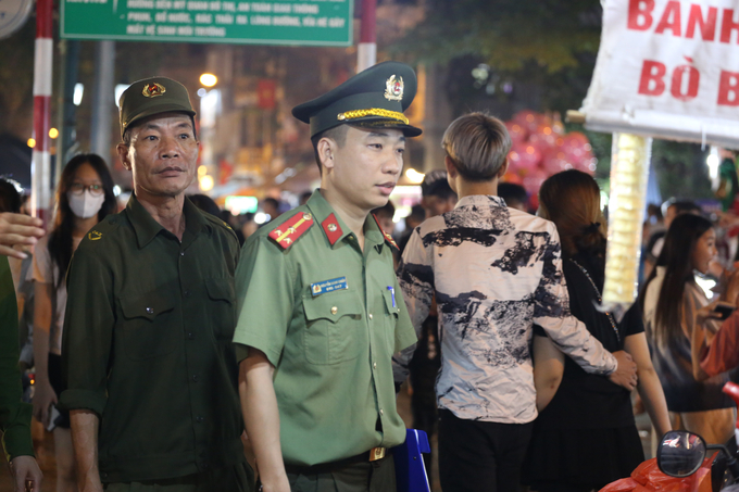 Công tác giải tỏa các gánh hàng rong, lấn chiếm vỉa hè trong khu vực Lễ hội được chú trọng, góp phần tạo điều kiện thuận lợi cho du khách tham quan