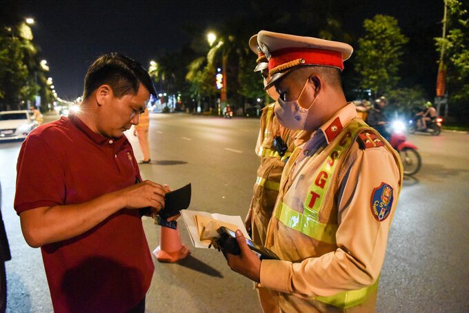 Trước đó, thực hiện đợt cao điểm kiểm tra, xử lý các hành vi vi phạm trật tự ATGT, lực lượng CSGT tỉnh Bắc Ninh đồng loạt ra quân, huy động tối đa nhân lực, phương tiện, trang thiết bị và triển khai đồng bộ