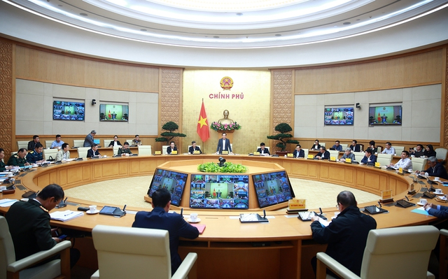 Phó Thủ tướng cũng lưu ý các bộ, ngành, địa phương hết sức quan tâm đến vấn đề an ninh mạng; chuẩn bị kỹ lưỡng để các cuộc diễn tập an ninh, an toàn hàng không diễn ra thiết thực, hiệu quả - Ảnh: VGP/Hải Minh