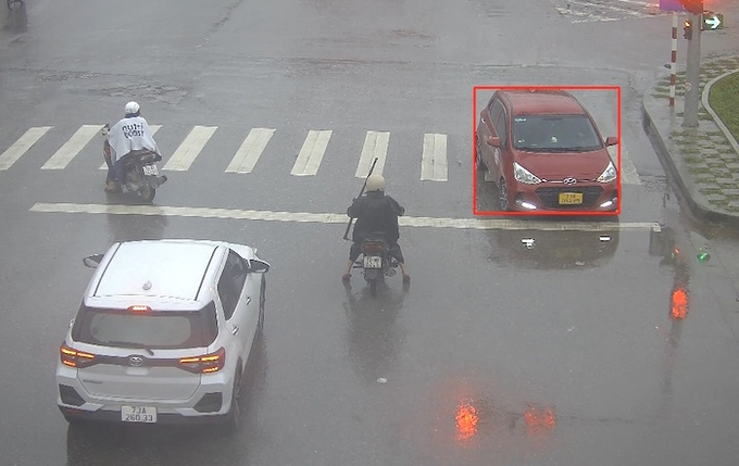 Ô tô đỗ ngược chiều vi phạm TTATGT
