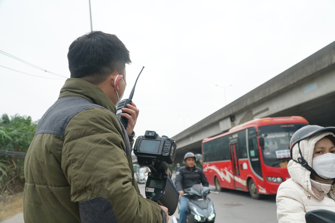 Chiến sĩ CSGT hóa trang, xử lý vi phạm xe khách