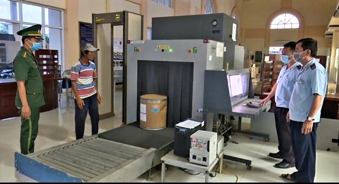 Cần tăng cường công tác truyền thông để mọi người hiểu đúng, hiểu rõ, không tham gia, tiếp tay, giúp sức cho buôn lậu; mạnh dạn tố giác tội phạm về buôn lậu, hàng giả, gian lận thương mại