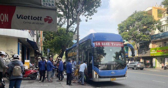 Theo rà soát từ Thanh tra Sở Giao thông vận tải TP.HCM, hiện còn 60 vị trí dừng đậu, đón trả khách sai quy định