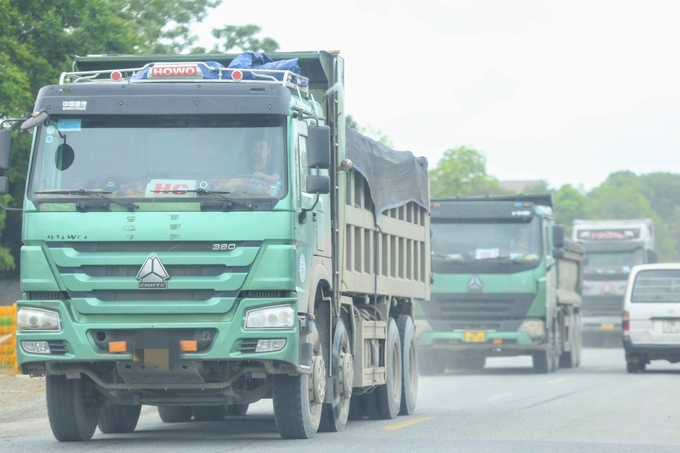 Tăng cường các giải pháp về kiểm soát tải trọng phương tiện, coi đây là nhiệm vụ trọng tâm, thường xuyên, liên tục nhằm bảo đảm trật tự an toàn giao thông và bảo vệ kết cấu hạ tầng giao thông