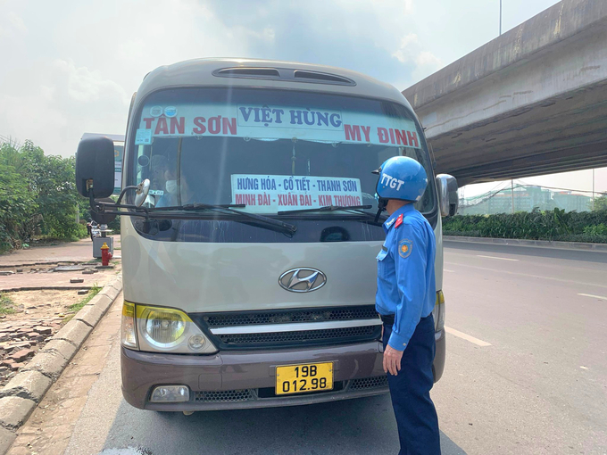 Hà Nội thu hồi gần 900 phù hiệu, biển hiệu của phương tiện vi phạm tốc độ trong tháng 9.(Ảnh minh hoạ).