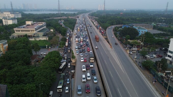 Giao thông hỗn loạn tại các lối vào cao tốc Pháp Vân - Cầu Giẽ