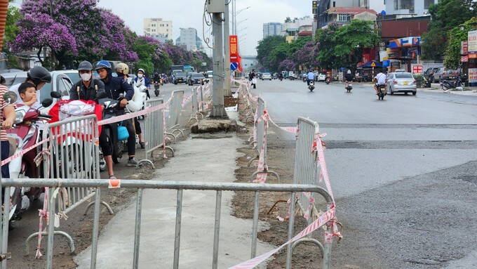 Nhà thầu thi công ẩu ở hầm chui Kim Đồng 3 lần bị lập biên bản do vi phạm các quy định về xây dựng, đảm bảo trật tự, an toàn giao thông.