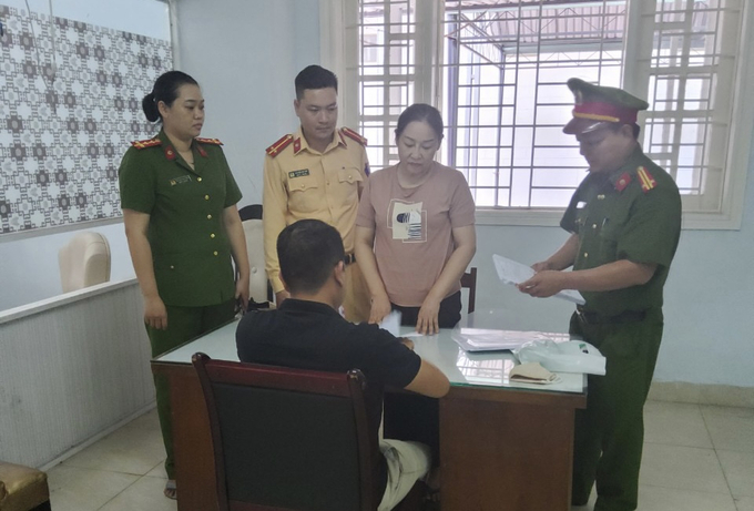 Đối tượng bị Cảnh sát bắt giữ