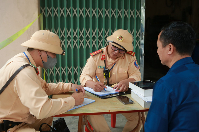Tổ công tác lập biên bản ông H.