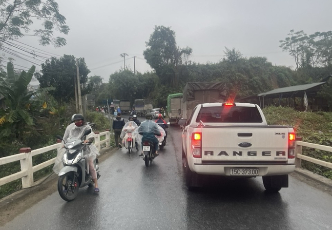 Vụ việc khiến các phương tiện di chuyển chậm