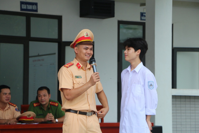 Tại các buổi tuyên truyền, các em được tương tác, đặt câu hỏi, bổ sung kỹ năng lái xe an toàn khi tham gia giao thông