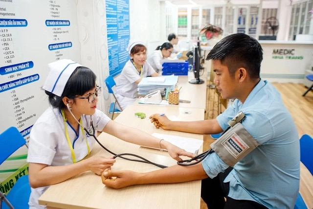 Khám sức khoẻ tại một cơ sở y tế
