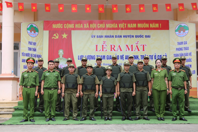 Lực lượng tham gia bảo vệ trật tự an ninh cơ sở xã Nghĩa Hương, huyện Quốc Oai ra mắt