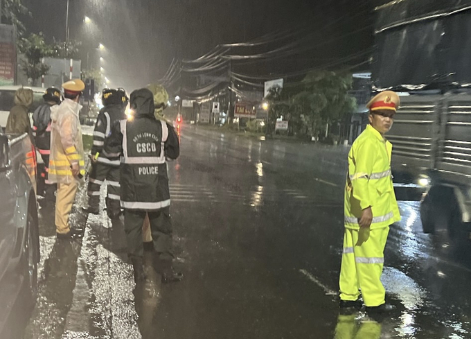 Cơ quan chức năng 'đón lõng' xe khách chở đối tượng