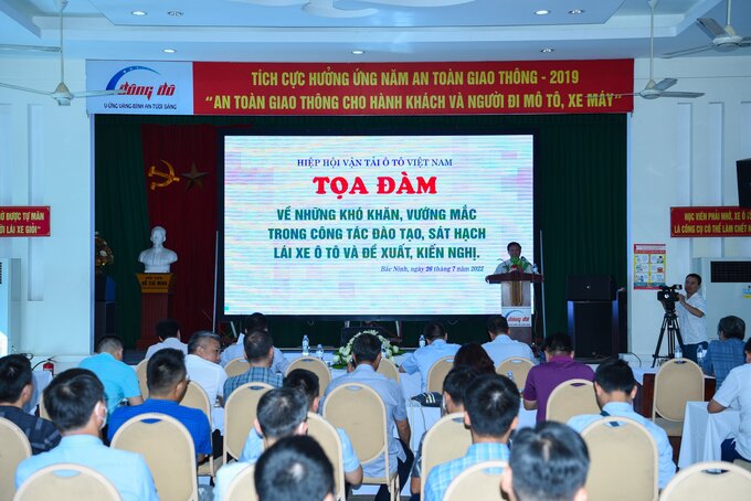 Toàn cảnh buổi tọa đàm “Về những khó khăn, vướng mắc trong đào tạo, sát hạch lái xe ô tô và đề xuất kiến nghị”