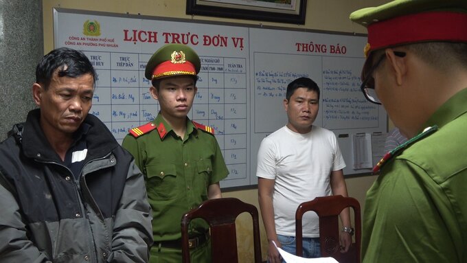 Ông Nguyễn Hà Tấn Thiện (SN 1973, trú tại Mỹ Hoán, Ninh Thân, thị xã Ninh Hoà, tỉnh Khánh Hoà) điều khiển xe ô tô khách giường nằm mang BKS 47F - 002.86 đi không đúng làn đường quy định.