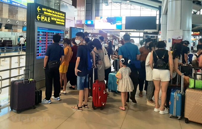Cục HKVN cũng yêu cầu hãng hàng không khai thác tại Việt Nam gửi Kế hoạch bay ngày kế tiếp cho Trung tâm quản lý luồng không lưu vào lúc 10:00 (giờ Hà Nội) hàng ngày