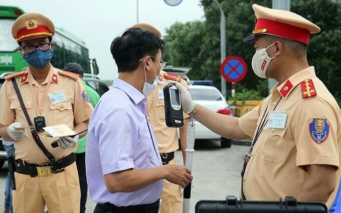 UBND TP. Hà Nội vừa ban hành kế hoạch triển khai Chương trình truyền thông 'Vì an toàn giao thông Thủ đô' năm 2023 nhằm tạo sự vào cuộc mạnh mẽ của cả hệ thống chính trị trong việc thực hiện công tác bảo đảm trật tự an toàn giao thông, giảm ùn tắc và tai nạn giao thông trên địa bàn