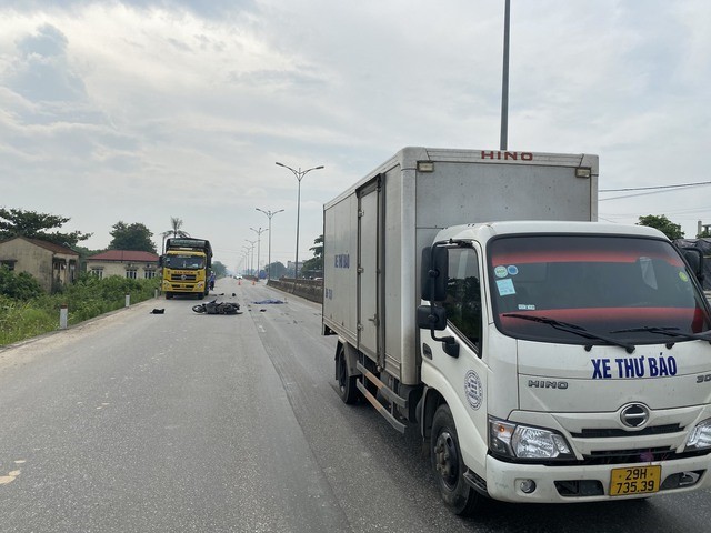 Hiện trường vụ tai nạn xảy ra trên đoạn đường thuộc phường Hương Xuân, TX Hương Trà. Ảnh: AT