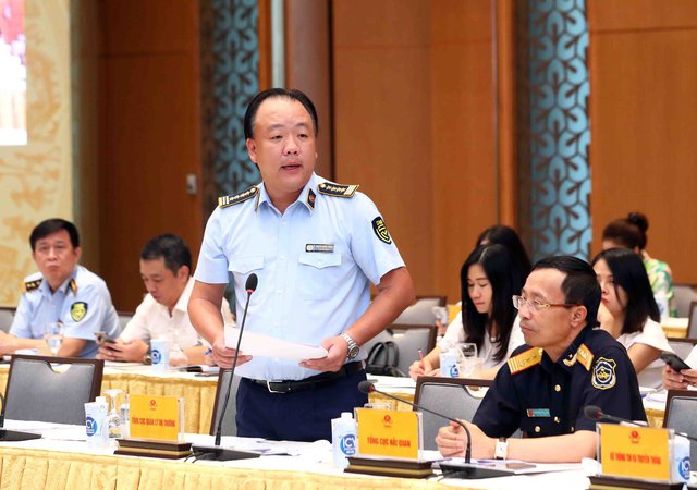 Tổng cục trưởng Tổng cục Quản lý thị trường Trần Hữu Linh: Các đối tượng buôn lậu, gian lận thương mại và hàng giả hiện nay thuê hoặc lập pháp nhân là công ty để dễ dàng buôn lậu với số lượng lớn - Ảnh: VGP/Lê Sơn
