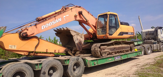 Bắt đầu từ những tháng đầu năm 2023, việc xin giấy phép lưu hành cho các phương tiện vận chuyển hàng siêu trường siêu trọng, hàng quá khổ đang gặp rất nhiều khó khăn