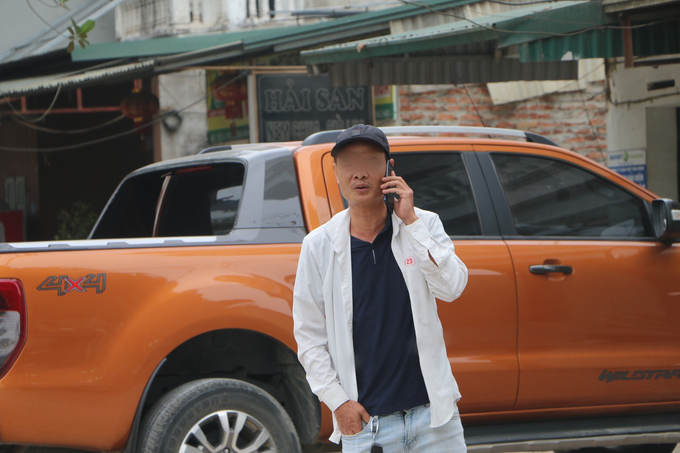 Tài xế taxi liên tục gọi cứu viện
